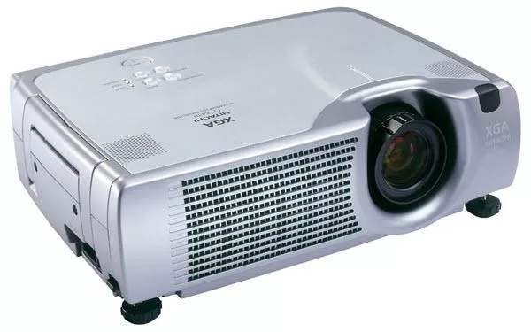 Máy chiếu Hitachi CP-X430W có thể chiếu ảnh kích thước 1024 x 768 pixel