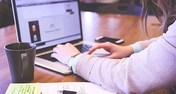 Nghiên cứu kỹ lưỡng chủ đề trọng tâm của website mục tiêu