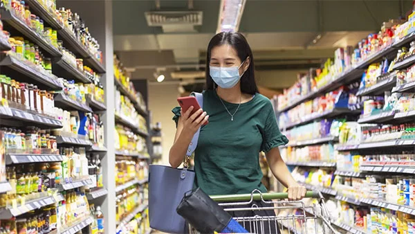 Người tiêu dùng Việt Nam sẵn sàng quay lại làm việc cũng như ghé các cửa hàng để mua sắm